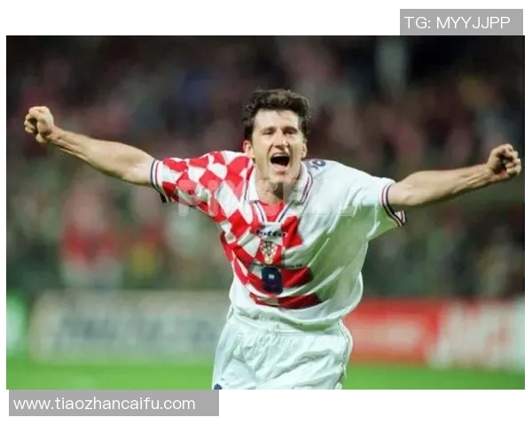 聚焦足球球星2号展现赛场激情与荣耀书写不灭传奇