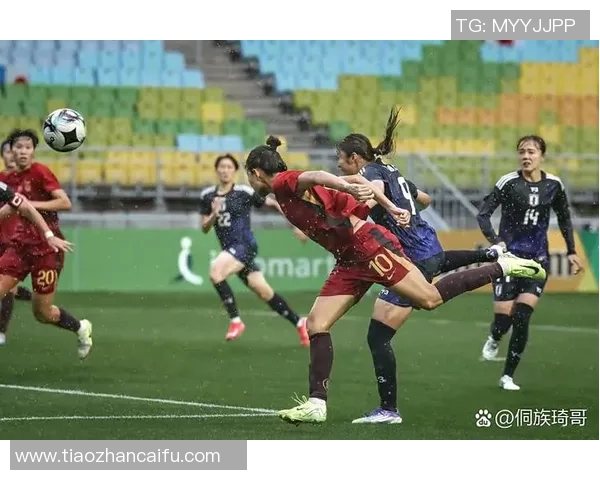 足球巨星携姐姐与妻子现身赛场温情画面引发球迷热议